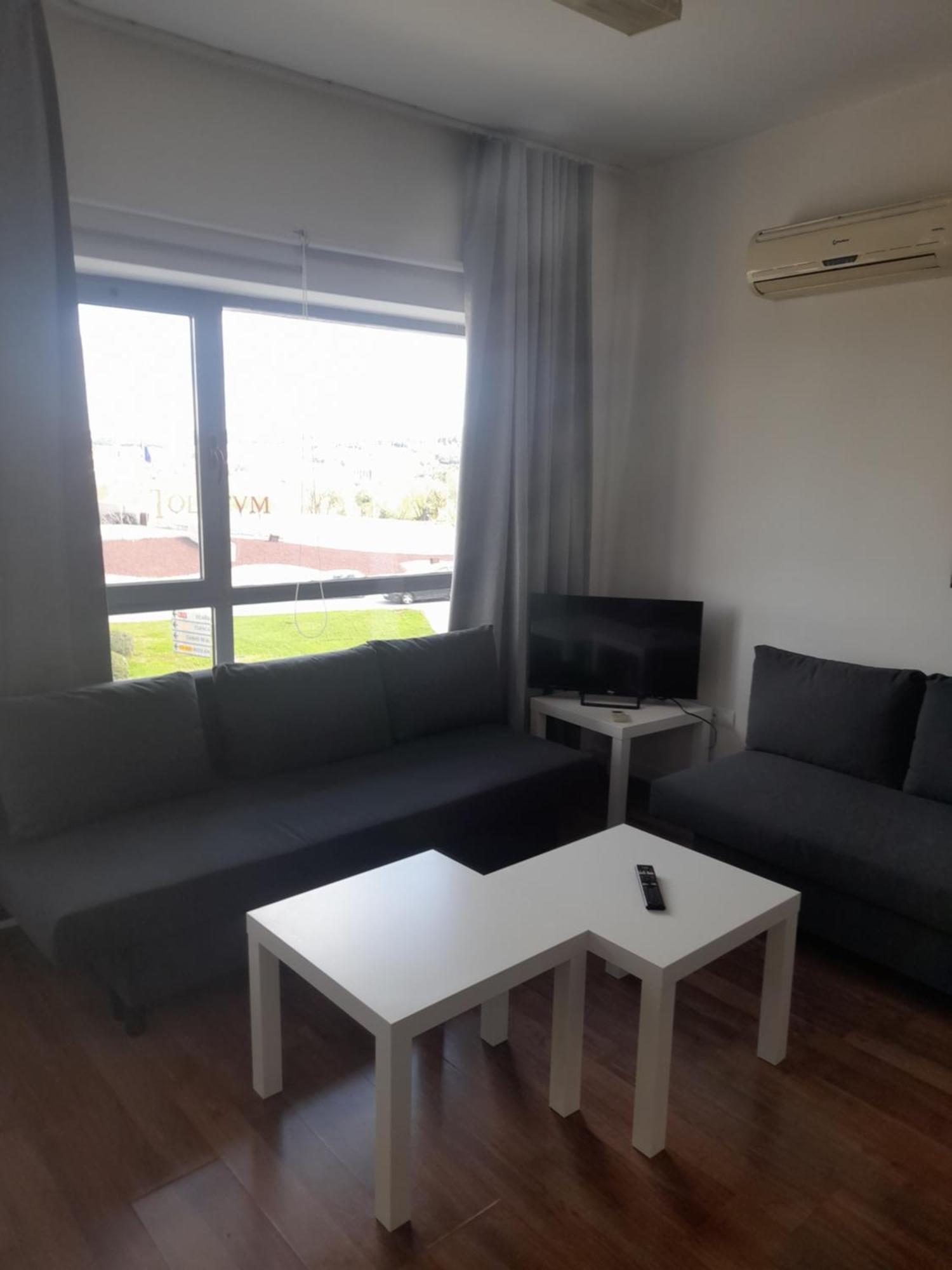 TOLETUM low cost LOFTS diáfanos o 2dormitorios PARKING Municipal Gratis al aire libre a 100m Toledo Esterno foto